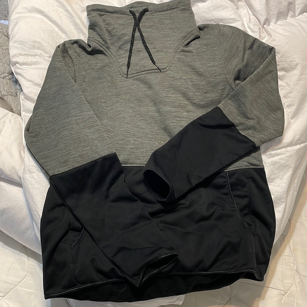 Women’s Columbia pullover/ sweatshirt